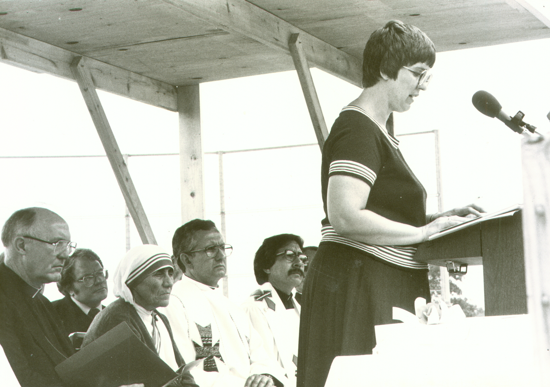 S Carol Kaucic and Mother Teresa 1982